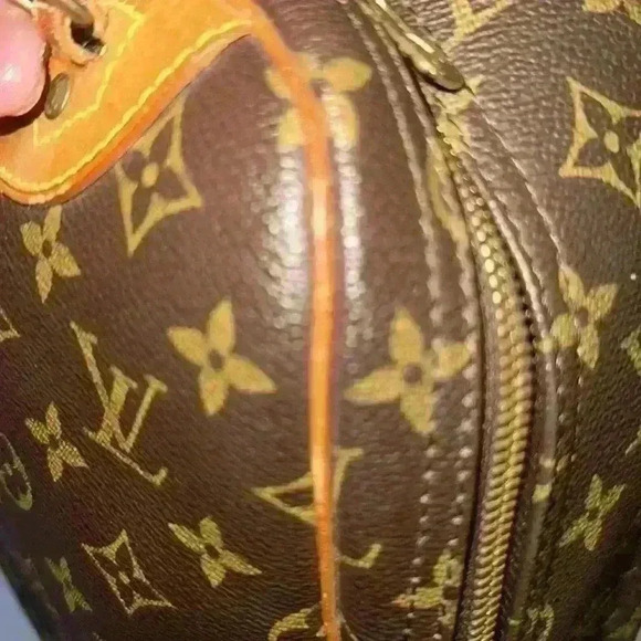 Louis Vuitton Monogram Excursion Shoe Bag - Picture 6 of 9